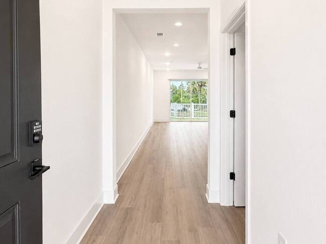 Building Photo - 120 Thibault Trce