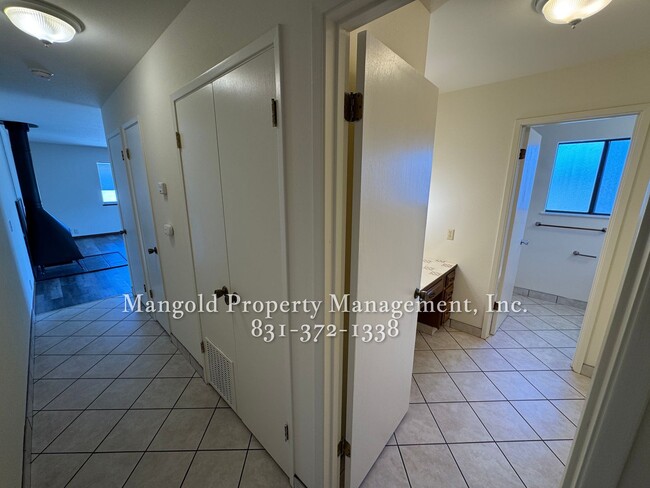Photo - 728oce Unit 3