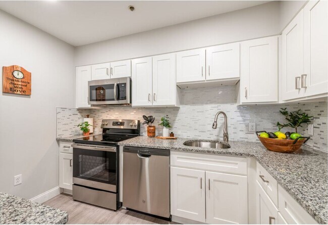 Photo - Appleton Square Methuen