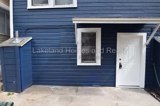Building Photo - 906 Vistabula St Unit 1