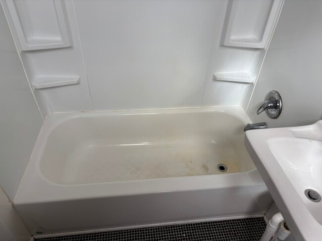 Photo - 7 S Greenwich St Unit B