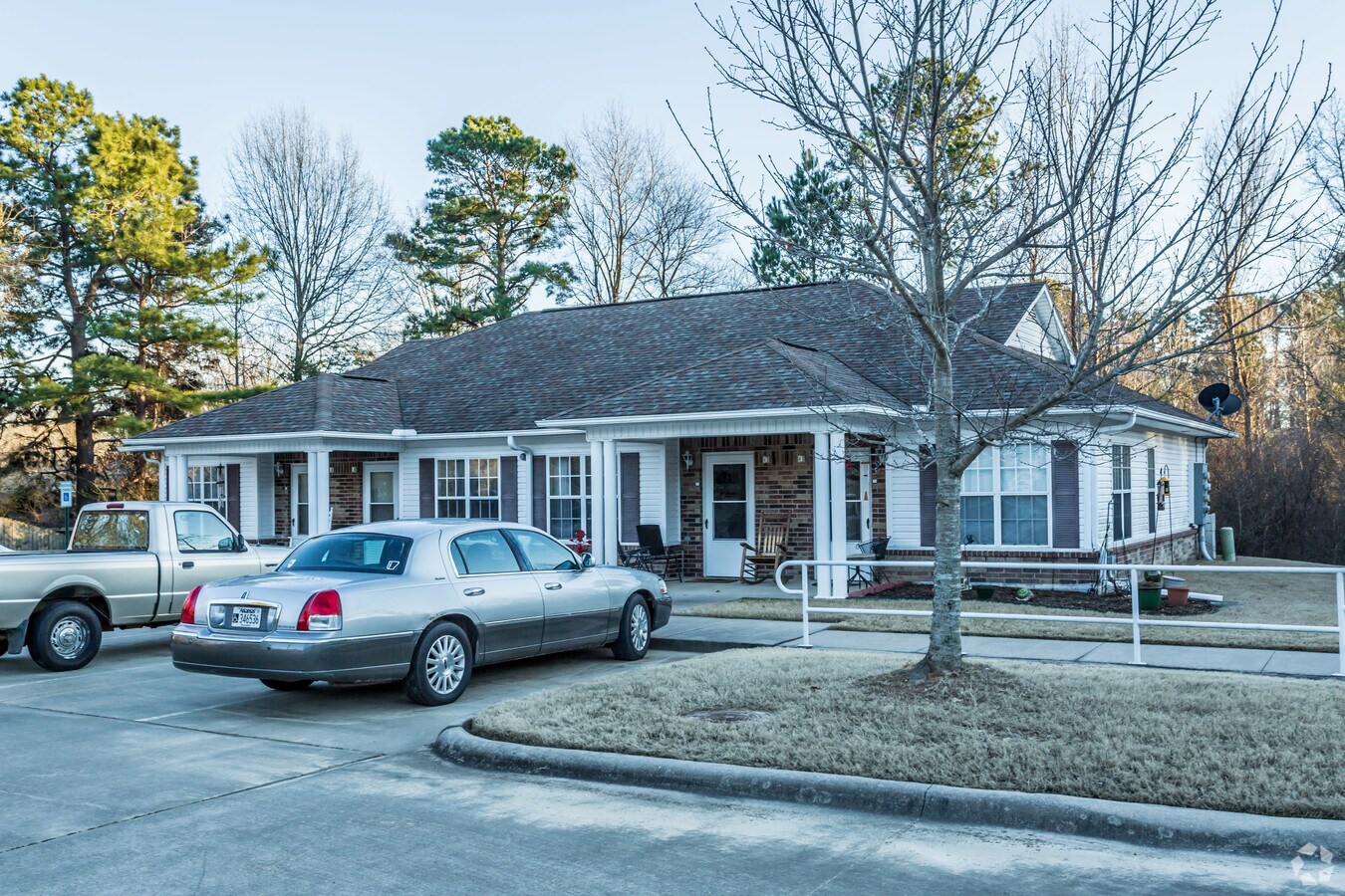 Photo - Bristol Place Apartments