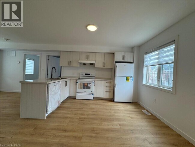 Photo - 113 HighRiver Trl