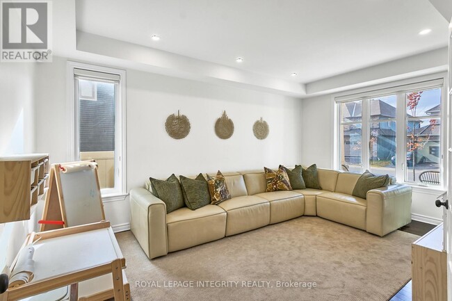 Photo - 32 Aconitum Way