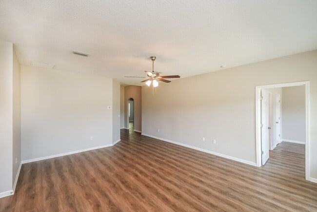 Photo - 9287 Hawkeye Dr