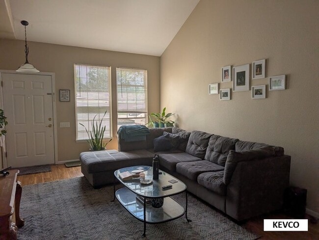 Photo - Bright Townhome Near Shopping and Food!