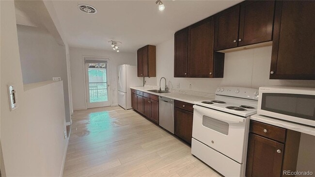 Photo - 273 S 13th Ave