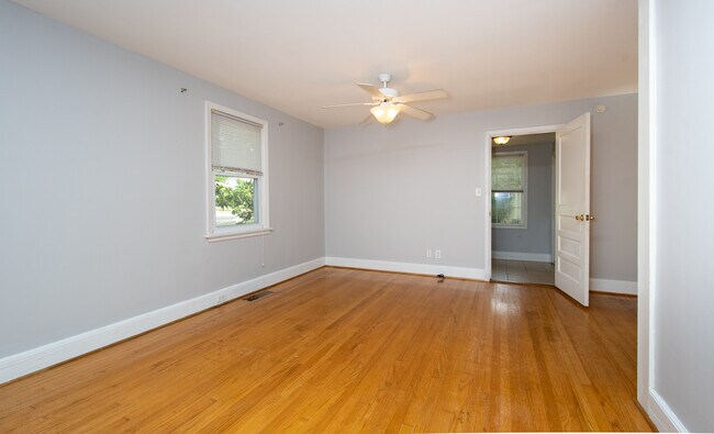 Photo - 724 Pembroke Ave