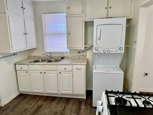 Photo - 513 Eleanor Ave Unit downstairs duplex