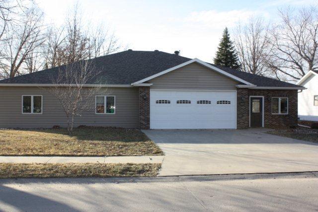 Building Photo - Maintenance Free Living Arrangement Rental