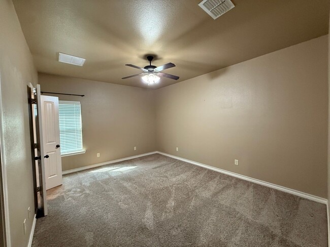 Photo - 4413 106th St Unit B