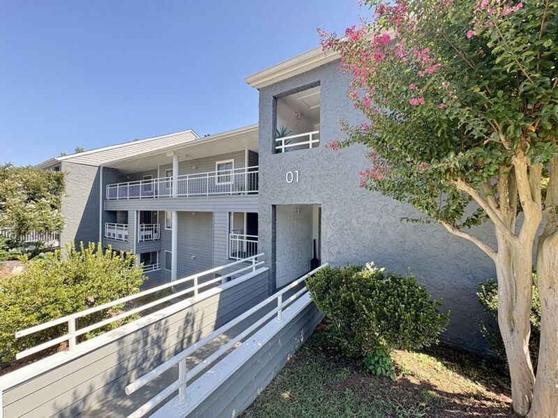 Photo - 103 Northlake Dr