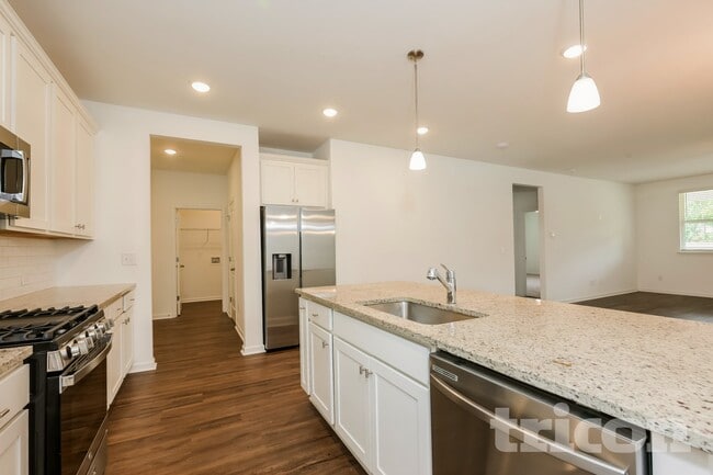 Photo - 117 Everett Sq