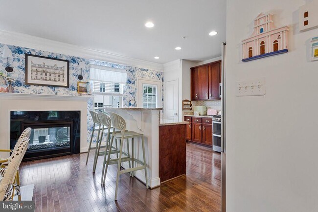Photo - 703 Skippers Ln