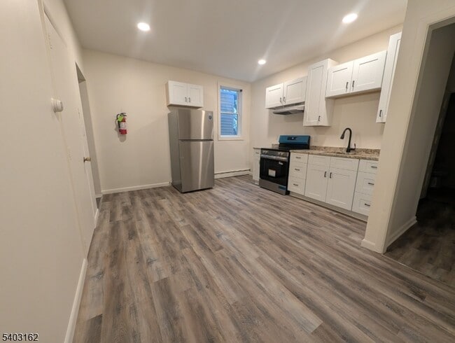 Photo - 78 S Main St