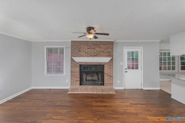 Photo - 2624 Excalibur Dr SE