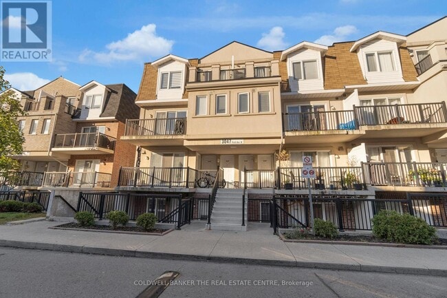 Photo - 3047 Finch Ave W