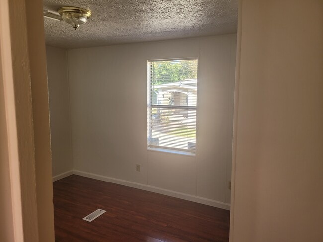 716 N Houston Lake Blvd
