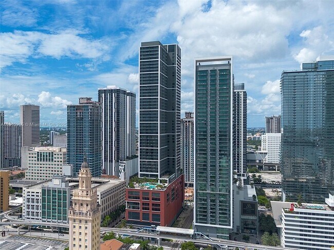 Photo - 601 NE 1st Ave Unidad 5007