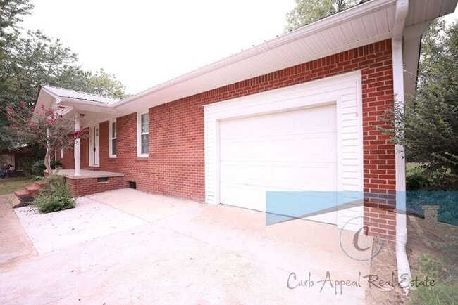 Photo - Beautifully renovated 3 bedroom 2 bath home - Valley View schools - huge basement!!