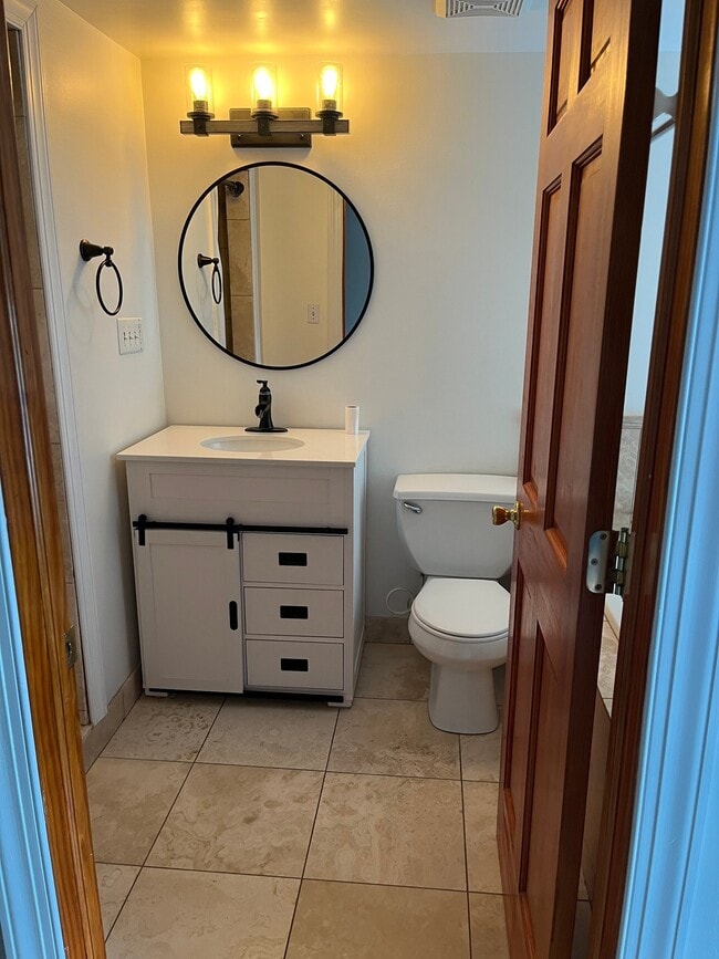 Photo - 1615 Light St