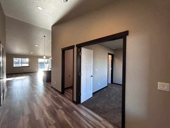6413 Springer Ln