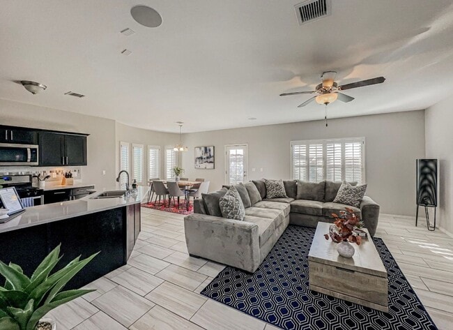 Building Photo - Westside area Rental (Completely Furnished) Beautiful 3 bed/2.5 baths