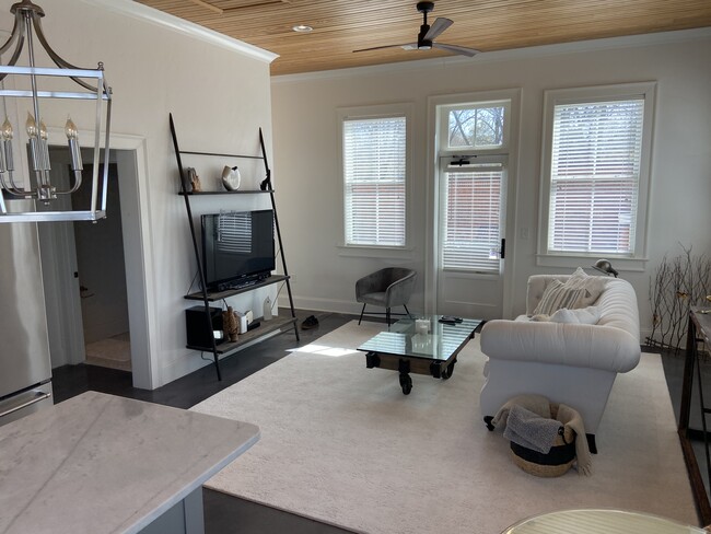 Living - 15 Barnes St Unit 2A