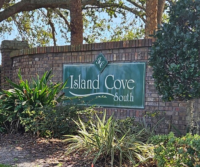 Photo - 1 story 3/2 in Meadow Woods with full sized washer and dryer included