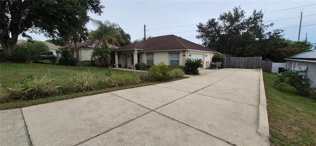10037 Crenshaw Cir