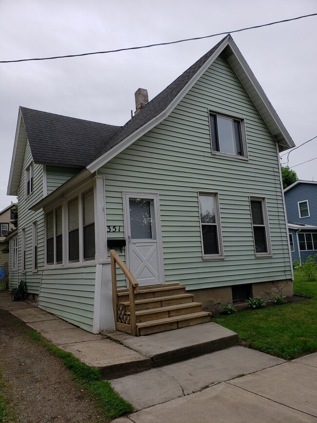 Photo - 351 Short St House
