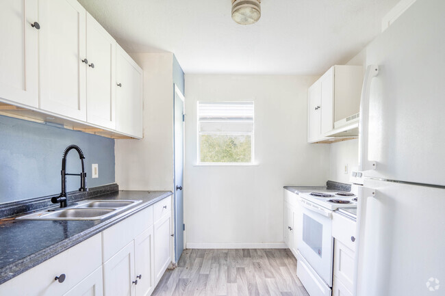 2HAB, 1BA - Cocina - 640 E Pipkin St Apartamentos