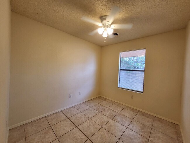 Photo - Quiet 2 Bed Apartment in Established Neighborhood Unit Apt C