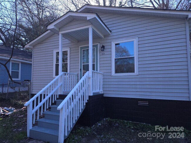 Photo - 323 N Pryor St House