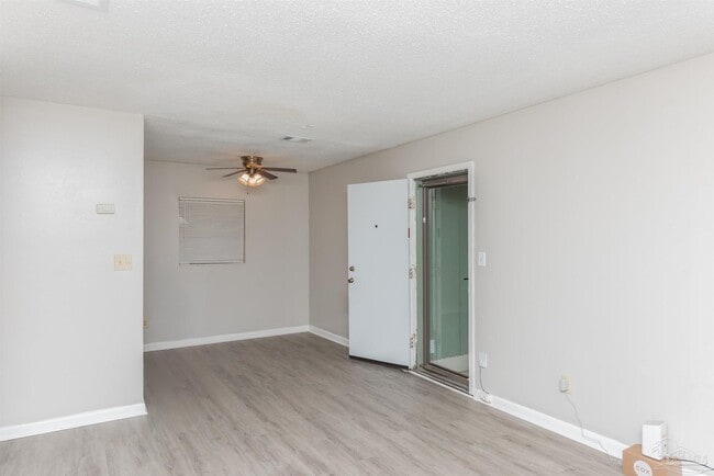 Photo - 6404 Dunbar Rd