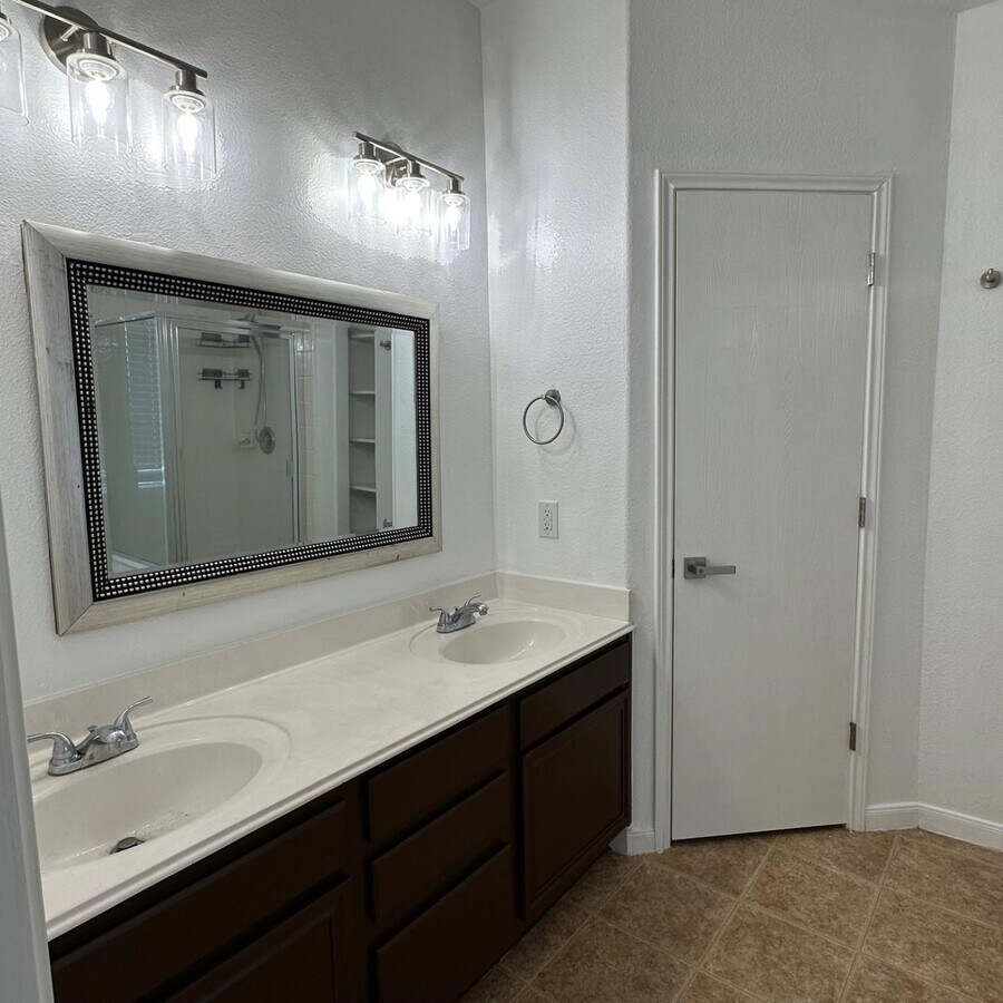 Photo - 1403 High Thicket Ct