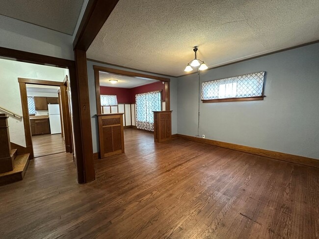 Beautiful 4 Bedroom House $1050 - Beautiful 4 Bedroom House $1050