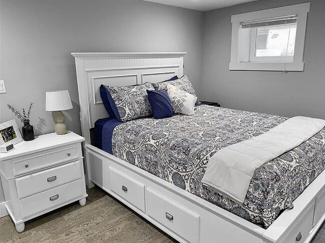 Bedroom view 1 - 1925 Ryder St Unit L1