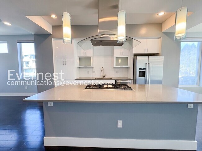 3444 Navajo St