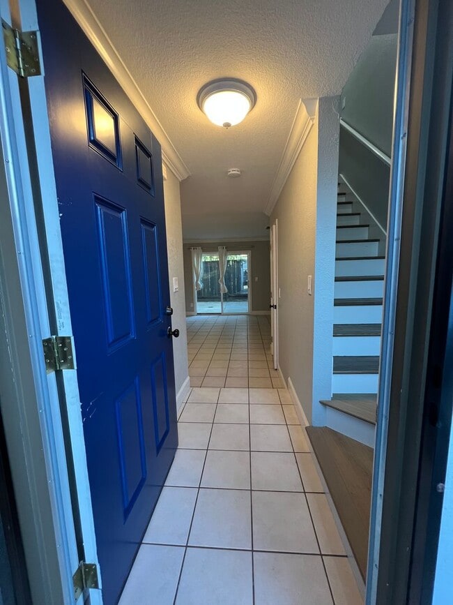 Photo - Updated Two-Bedroom, One-Bath Townhome – Bay Point Unidad 116 Tammy Cir