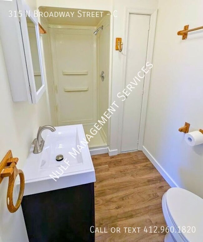 Photo - 315 N Broadway St Unidad C