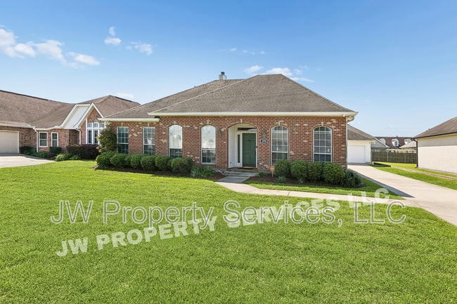 Building Photo - 1208 Lake Frances Dr