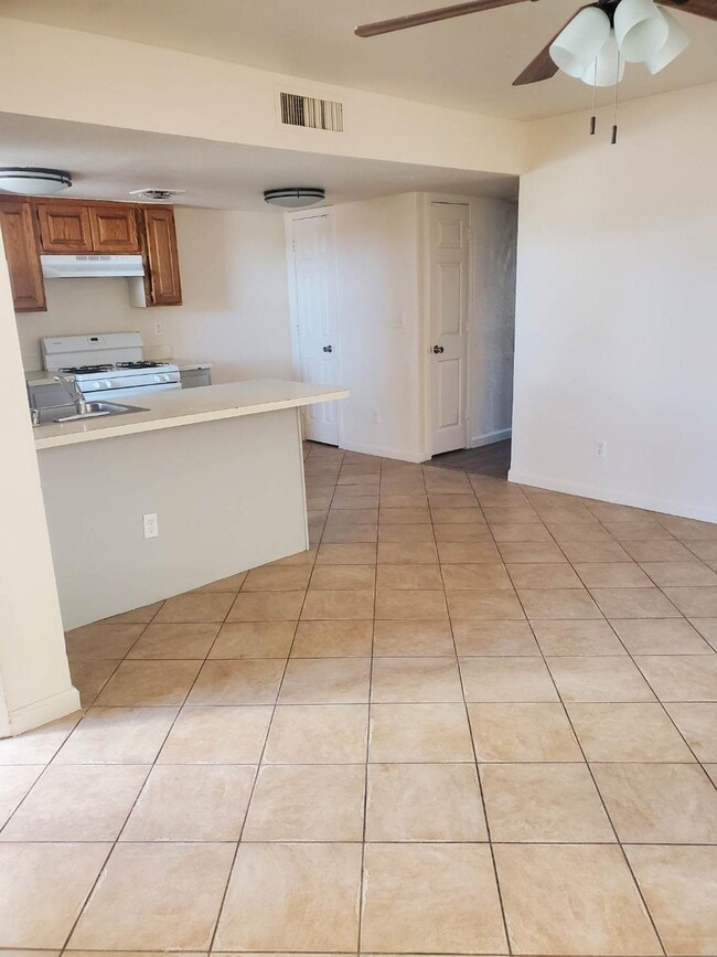 Building Photo - 859 Baseline Rd Unit 4 Rental