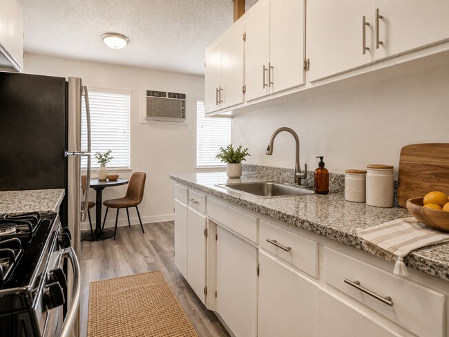 Photo - McClellan Court Apartments