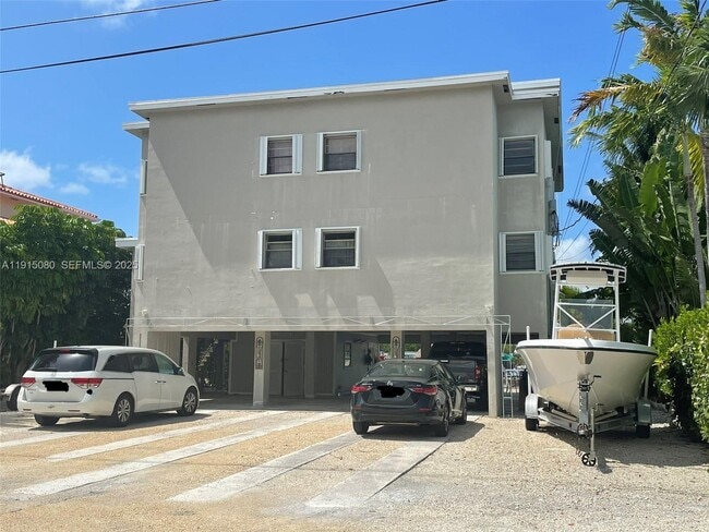 Building Photo - 26 S Exuma Rd Unit B