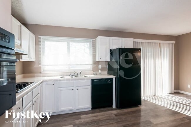 Photo - 9553 Winkler Dr