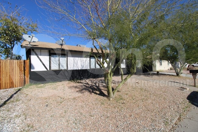 Building Photo - 5334 W Mauna Loa Ln Rental