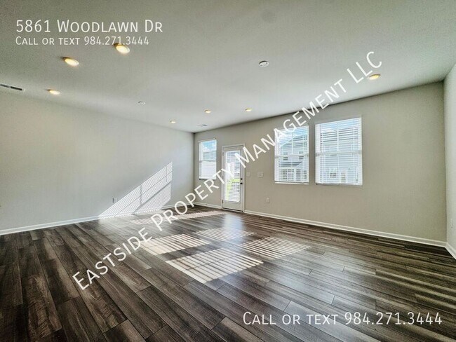 Photo - 5861 Woodlawn Dr