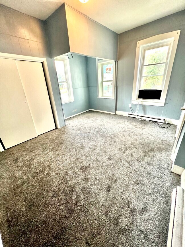 716 Ohio St Apartments For Rent in Quincy, IL