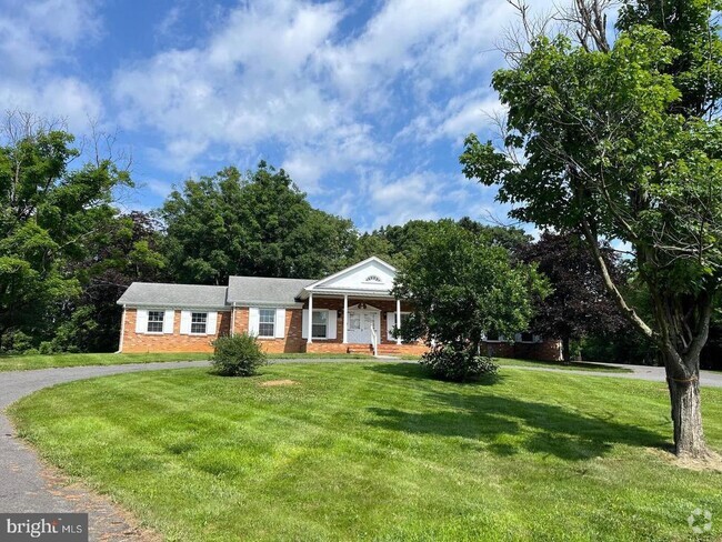 Building Photo - 2680 Northwestern Pike Rental